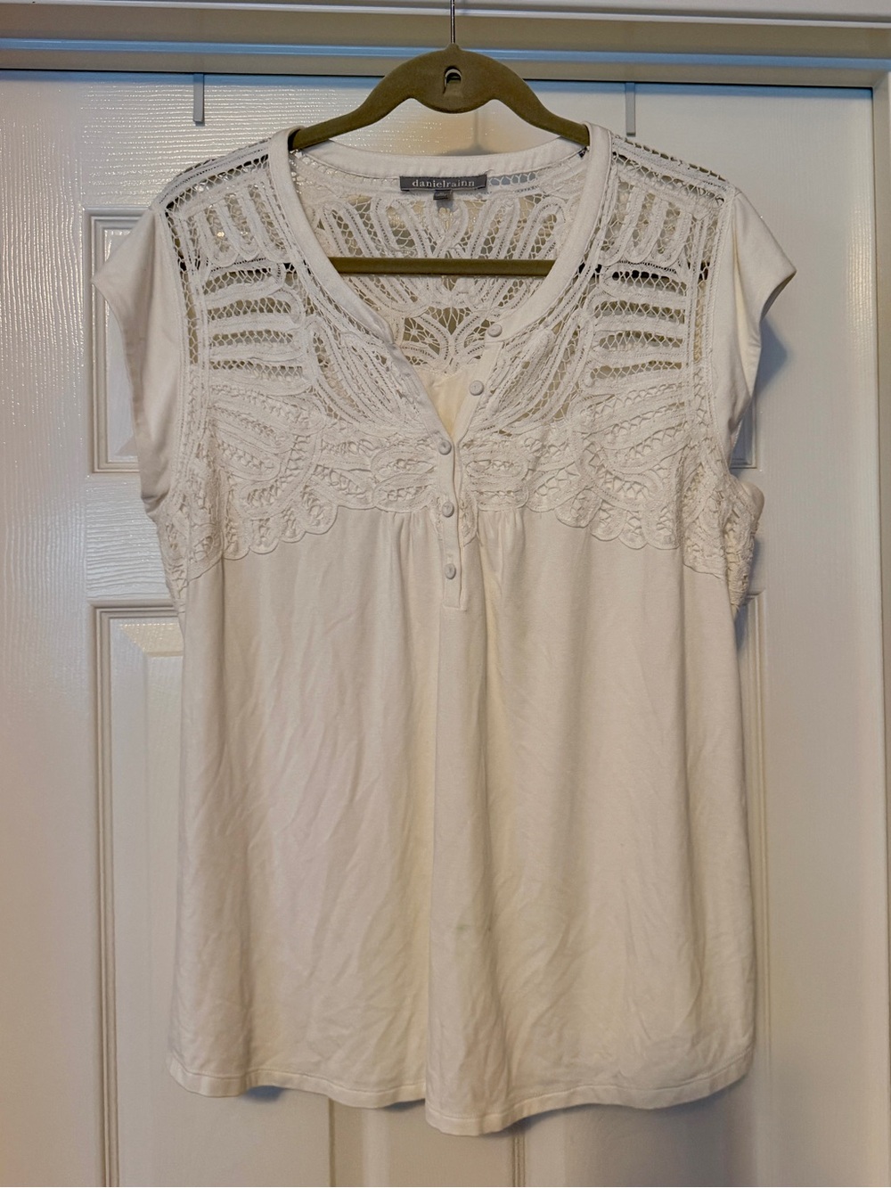 Daniel Rainn White Crochet Yoke Cap Sleeve Camisole